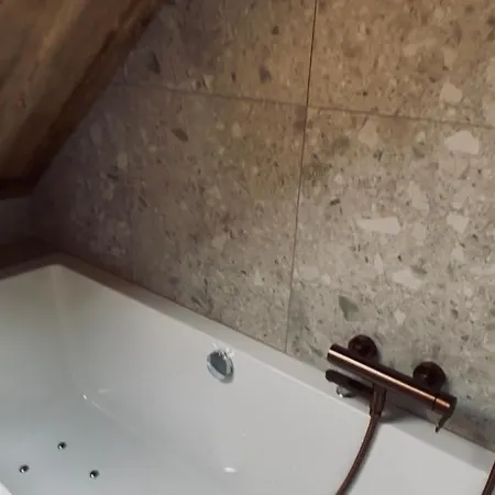 Madejowka - Z Widokiem Na Gory I Wanna Z Jacuzzi * 자브